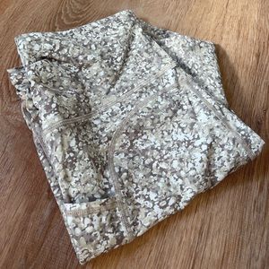 Zyia olive and cream ruched luxe legging. So soft and comfortable